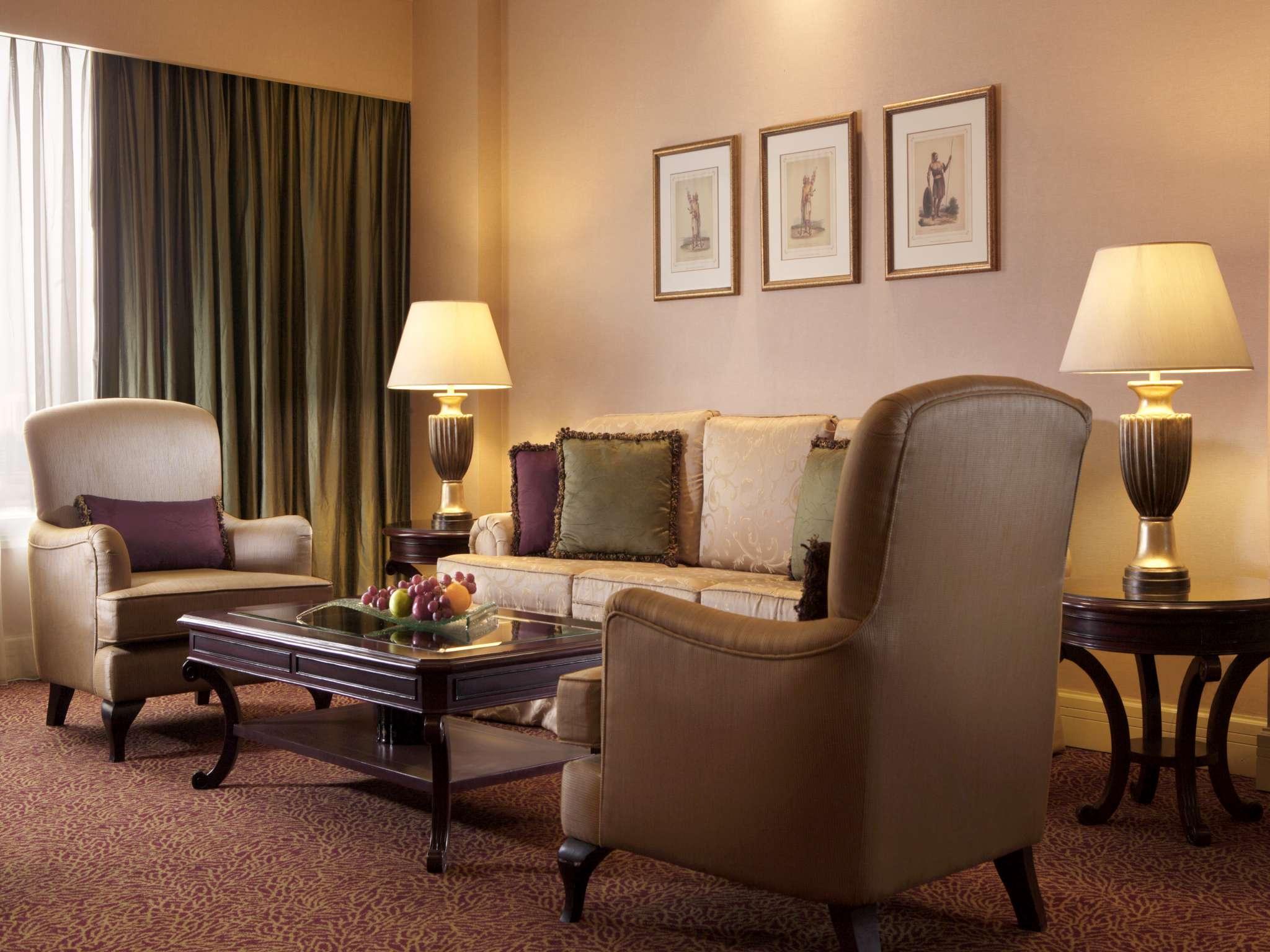 Mangkuluhur Artotel Suites Giacarta Esterno foto
