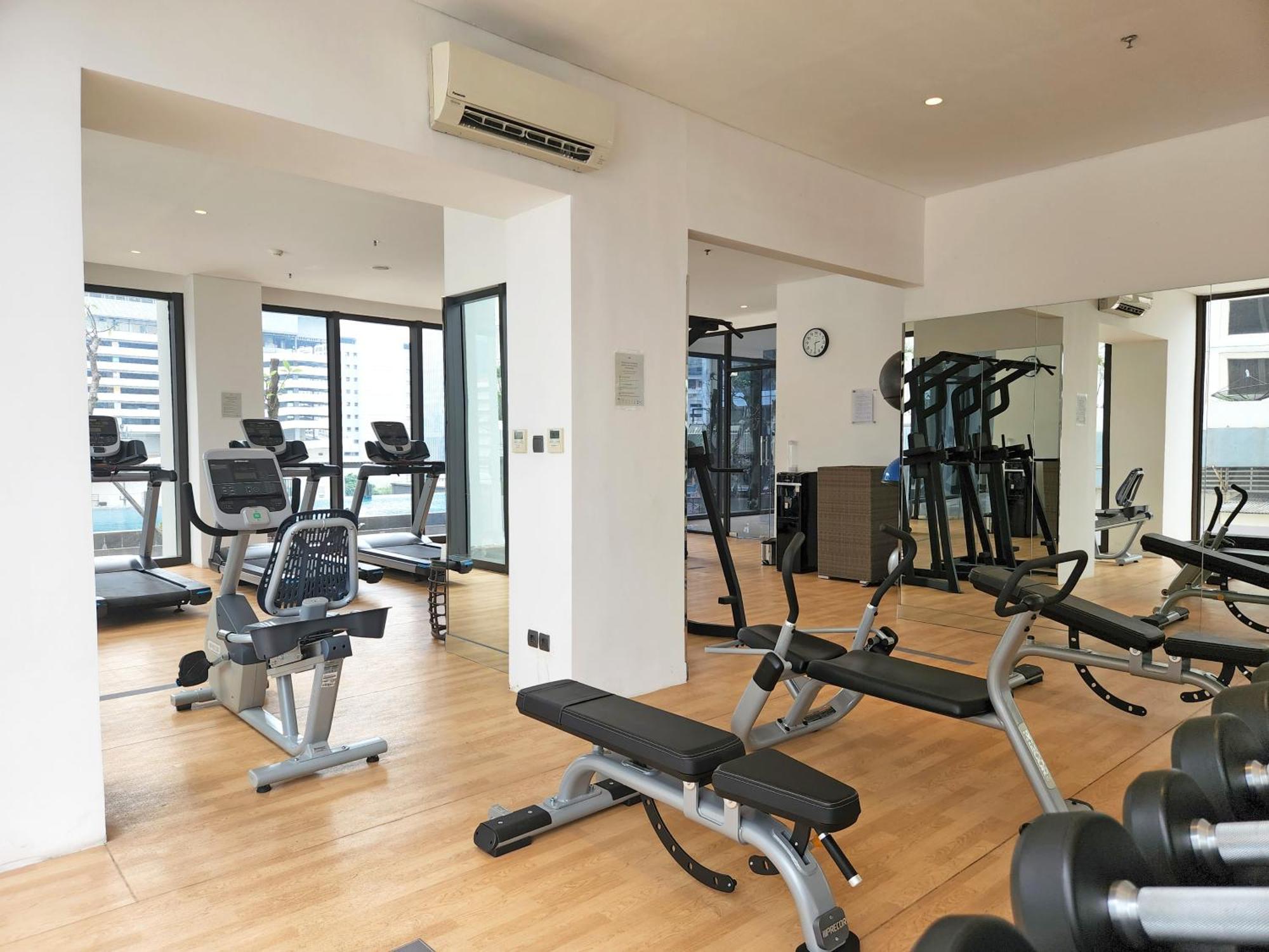 Mangkuluhur Artotel Suites Giacarta Esterno foto