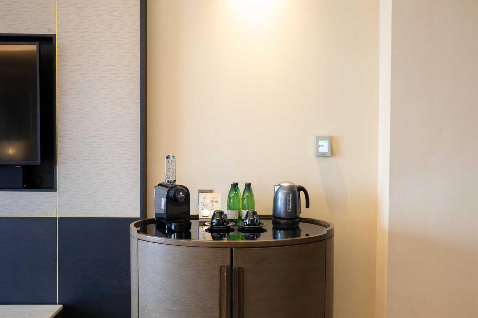 Mangkuluhur Artotel Suites Giacarta Esterno foto